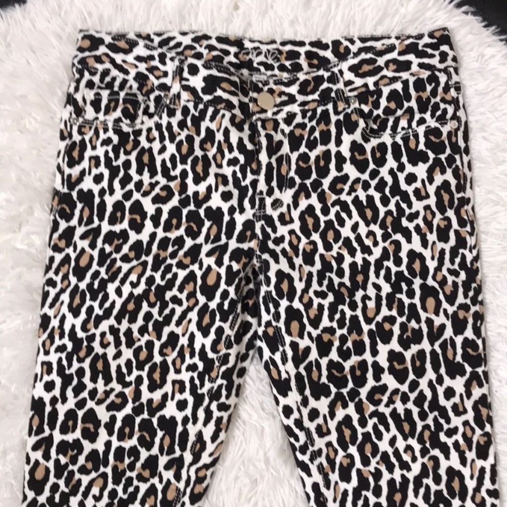 Cache Leopard Print Capris - Picture 4 of 8